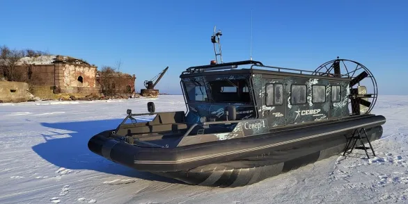 Мини-круиз по фортам Кронштадта на аэролодке