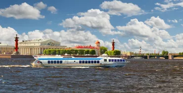 Hydrofoil to Peterhof with departure from the Bronze Horseman