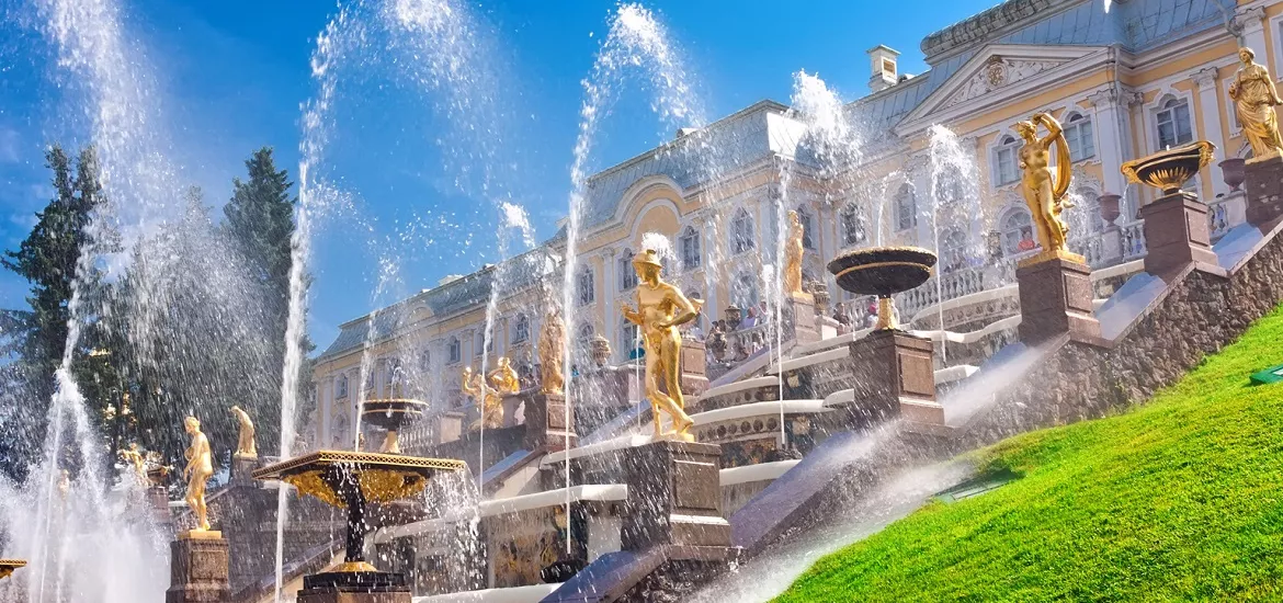 Imperial Peterhof - meteor tour to the Grand Palace and Park - Photo №3