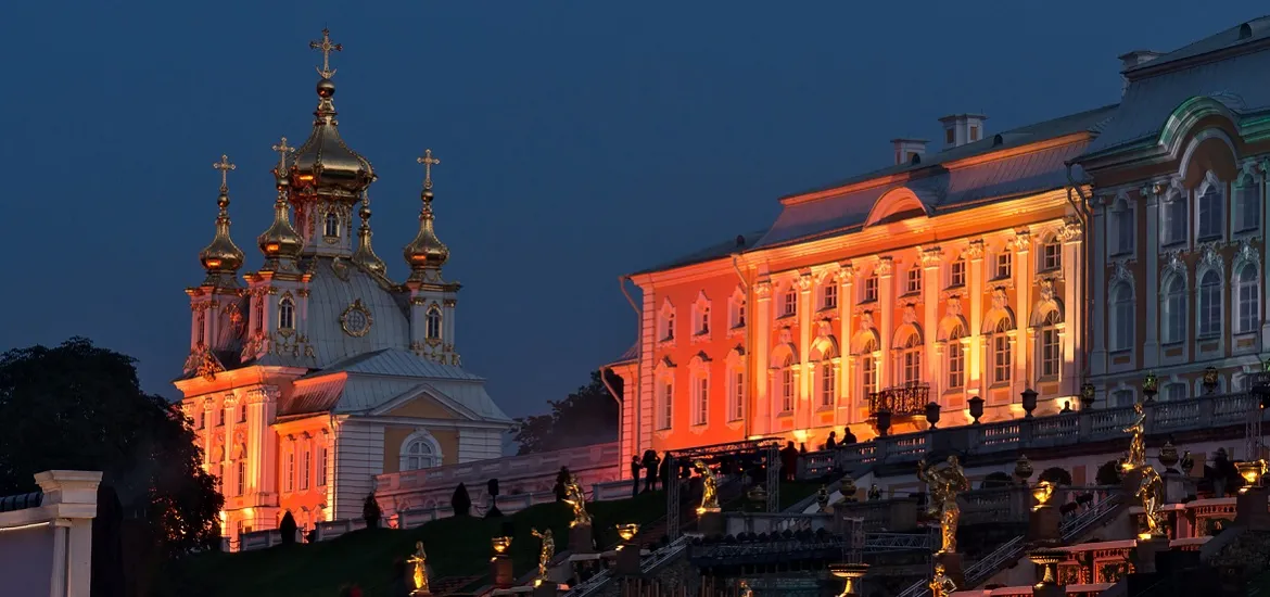 Световое шоу в Петергофе