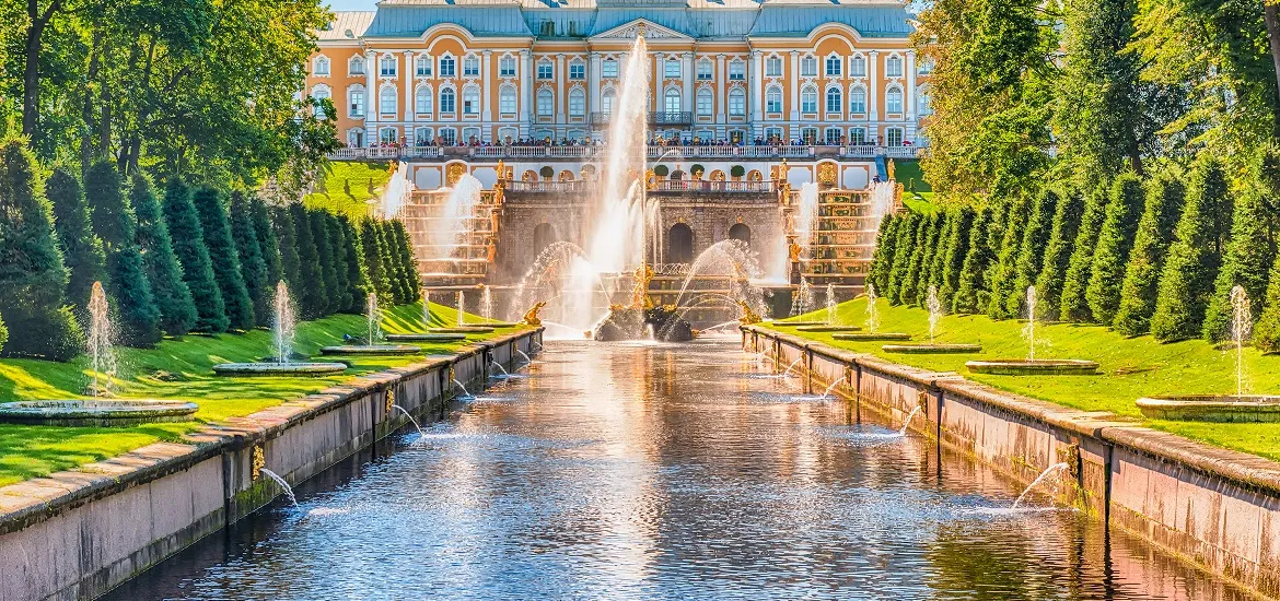 Петергоф, живописный вид на Большой каскад, Петергофский дворец