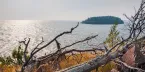Дикий берег на острове