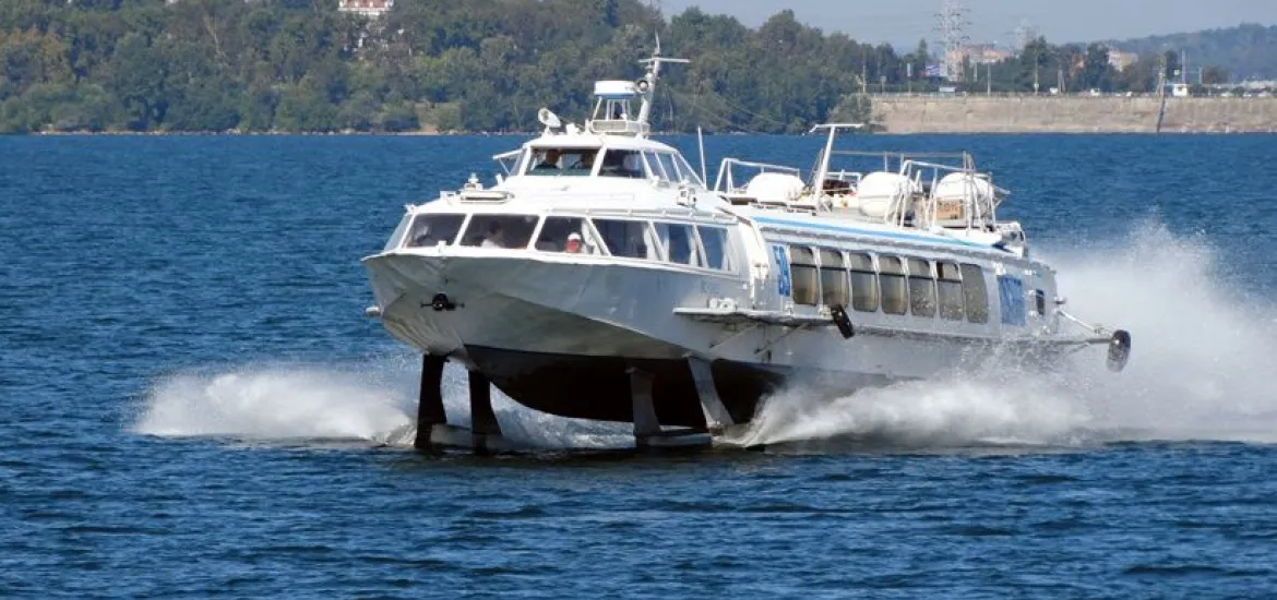 Иркутск, судно на подводных крыльях «Восход»