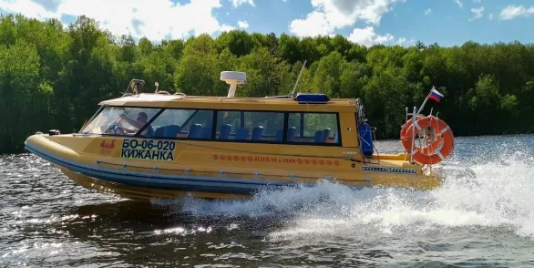 Водная прогулка на остров Кижи на скоростном катере
