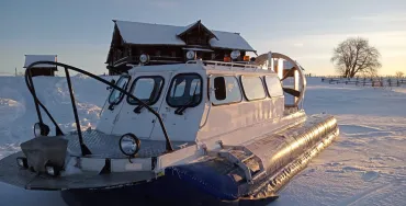 Поездка на хивусе из Великой губы на остров Кижи