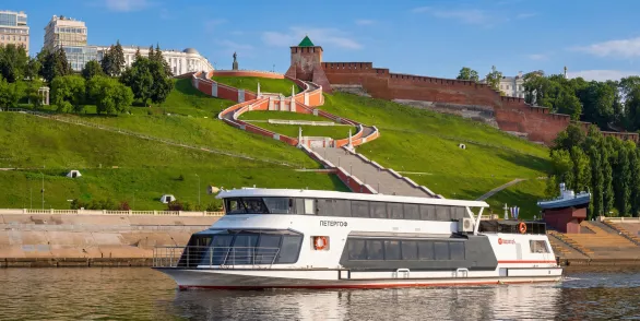 Водная прогулка на электросудне по Волге и Оке